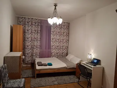 Łóżko lub łóżka w pokoju w obiekcie Just room in flat near Royal Lazienki Park