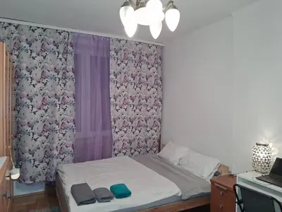 Łóżko lub łóżka w pokoju w obiekcie Just room in flat near Royal Lazienki Park