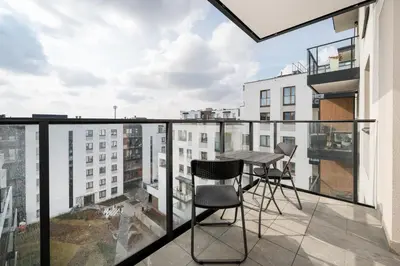 Balkon lub taras w obiekcie Bokserska Apartment with FREE Parking by BookingHost