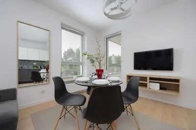 Telewizja i/lub zestaw kina domowego w obiekcie Elegant Apartment Szafrańców by Noclegi Renters