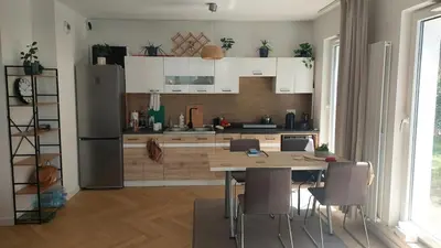 Kuchnia lub aneks kuchenny w obiekcie Spacious studio with garden