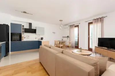 Kuchnia lub aneks kuchenny w obiekcie Norblin City View Apartment