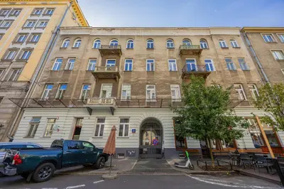 Budynek, w którym mieści się apartament