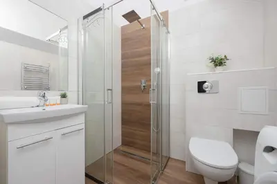 Łazienka w obiekcie Stylish Wilcza Studio in the Heart of Warsaw by Noclegi Renters