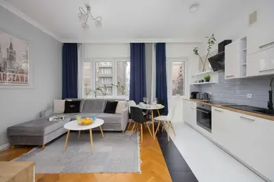 Kuchnia lub aneks kuchenny w obiekcie Cozy Apartment Hoża Warsaw Near PKIN with Air Conditioning by Noclegi Renters