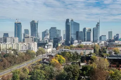Widok na miasto Warszawa z tego apartamentu