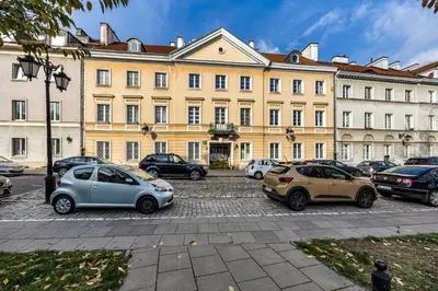 Budynek, w którym mieści się apartament