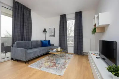 Telewizja i/lub zestaw kina domowego w obiekcie Green Apartments Bora-Komorowskiego by Solarento