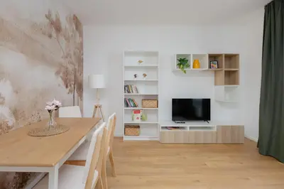 Telewizja i/lub zestaw kina domowego w obiekcie Gocław Harmony Apartments Znanieckiego by Solarento