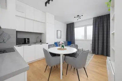 Kuchnia lub aneks kuchenny w obiekcie Gocław Prime Apartments Umińskiego by Solarento
