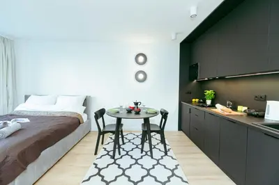 Łóżko lub łóżka w pokoju w obiekcie Comfy Stay Saska Studio