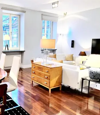 Telewizja i/lub zestaw kina domowego w obiekcie Luxury Apartments MONDRIAN Market Square III