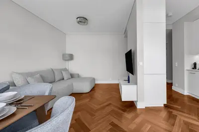 Telewizja i/lub zestaw kina domowego w obiekcie Ochota Apt - Parking, Balcony & Railway Nearby - by Rentujemy