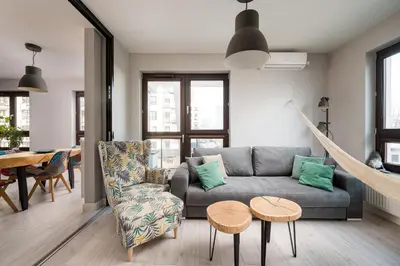 Część wypoczynkowa w obiekcie Metro Płocka Urban Oasis Apartment by BookingHost