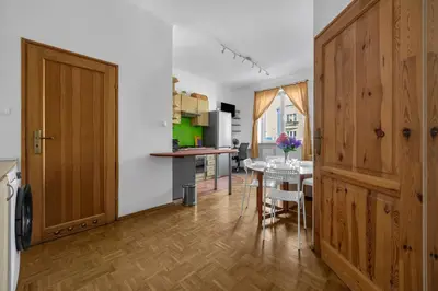 Kuchnia lub aneks kuchenny w obiekcie Mokotów Apt - Workspace, Parks & Trams nearby - by Rentujemy
