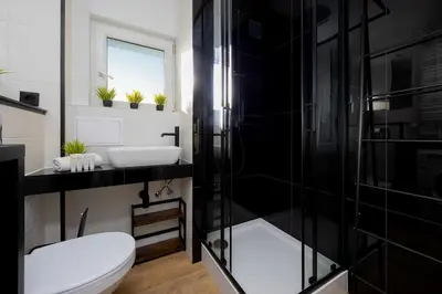 Łazienka w obiekcie Comfortable Studio for 2 People with an Ideal Location by Noclegi Renters