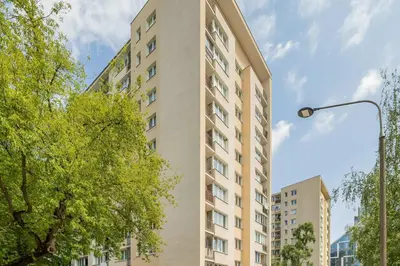 Budynek, w którym mieści się apartament