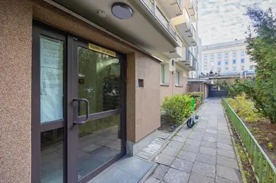 Budynek, w którym mieści się apartament