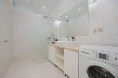 Łazienka w obiekcie Elegant Apartment with Air Conditioning and Underground Parking by Renters Prestige