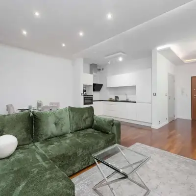 Elegant Apartment with Air Conditioning and Underground Parking by Renters Prestige