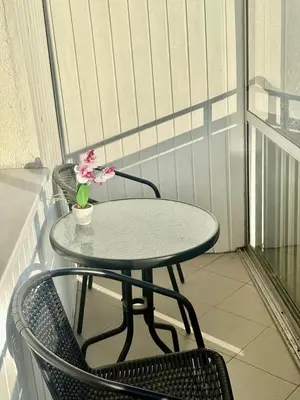 Balkon lub taras w obiekcie A&Y Apartments Airport Chopin Modzelewskiego