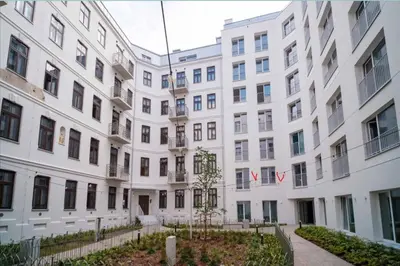 Budynek, w którym mieści się apartament