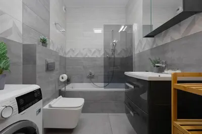 Łazienka w obiekcie Bright Apartment Przyokopowa in the Centre of Warsaw with Parking by Noclegi Renters
