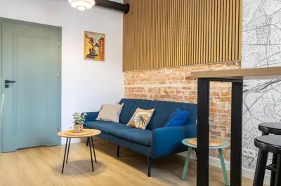 Część wypoczynkowa w obiekcie Klimatyczny Apartament z Antresolą w Kamienicy