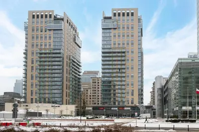 Widok na miasto Warszawa z tego apartamentu