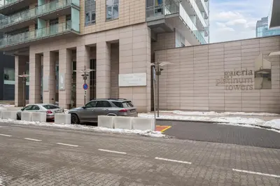 Budynek, w którym mieści się apartament