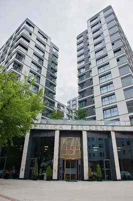 Budynek, w którym mieści się apartament