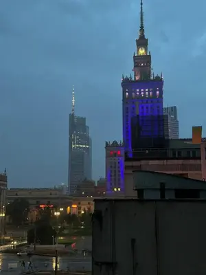 Widok na miasto Warszawa z tego apartamentu
