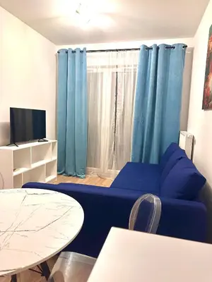 Telewizja i/lub zestaw kina domowego w obiekcie Apartament A44 by Real Apartment