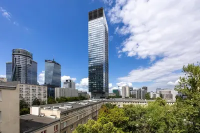 Widok na miasto Warszawa z tego apartamentu