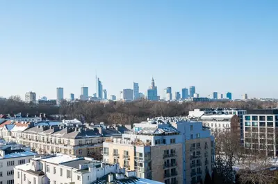 Widok na miasto Warszawa z tego apartamentu