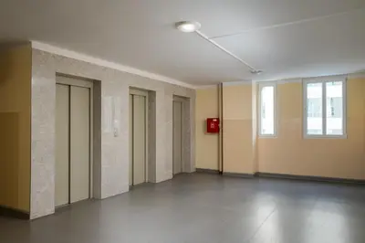 Plan piętra w obiekcie Rondo ONZ Modern Apartment by BookingHost