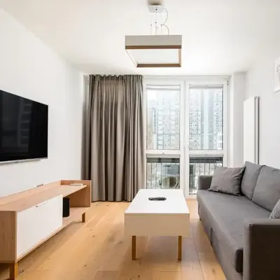 Rondo ONZ Modern Apartment by BookingHost