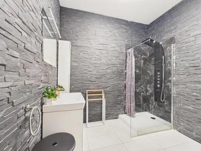 Łazienka w obiekcie Popularna 38 Comfort Suite Warsaw by Solarento
