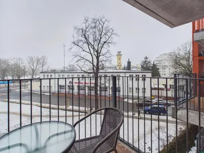 Balkon lub taras w obiekcie Sprzeczna Light & Space Apartment Warsaw by Solarento