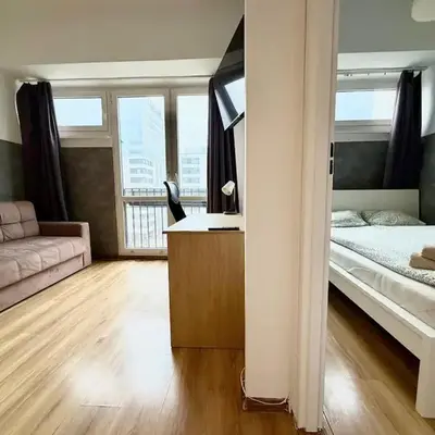 Flat next to Rondo ONZ