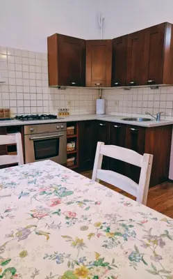 Kuchnia lub aneks kuchenny w obiekcie A studio in the heart of Warsaws Praga district