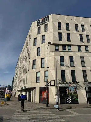 Budynek, w którym mieści się apartament