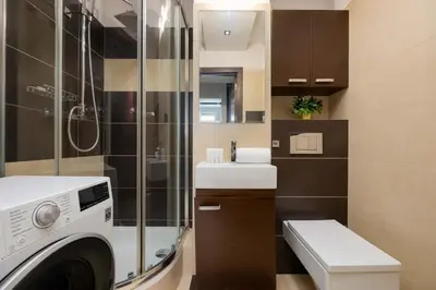 Łazienka w obiekcie Cozy Apartment for 2 People Near the Palace of Culture and Science in Warsaw by Noclegi Renters