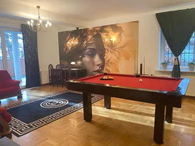 Stół bilardowy w obiekcie House Of Binici