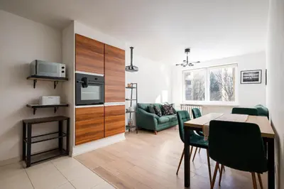 Kuchnia lub aneks kuchenny w obiekcie Jerozolimskie Urban Comfort Apartment by BookingHost