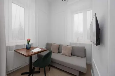 Telewizja i/lub zestaw kina domowego w obiekcie Functional Pet-Friendly Micro-Apartment in Warsaw by Noclegi Renters