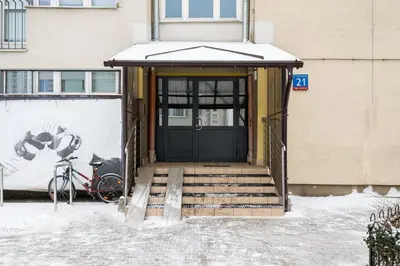 Obiekt Broniewskiego Comfort Studio by BookingHost zimą