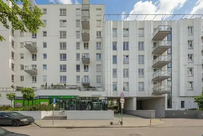 Budynek, w którym mieści się apartament