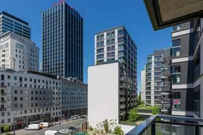 Widok na miasto Warszawa z tego apartamentu