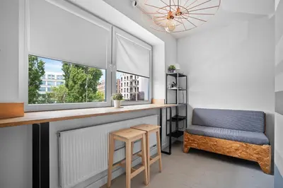 Część wypoczynkowa w obiekcie Sport Rooms I Chodakowska Warszawa